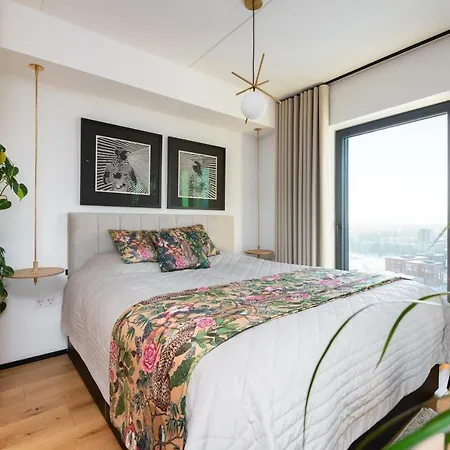 Luxury Sea View In A Skyscraper!