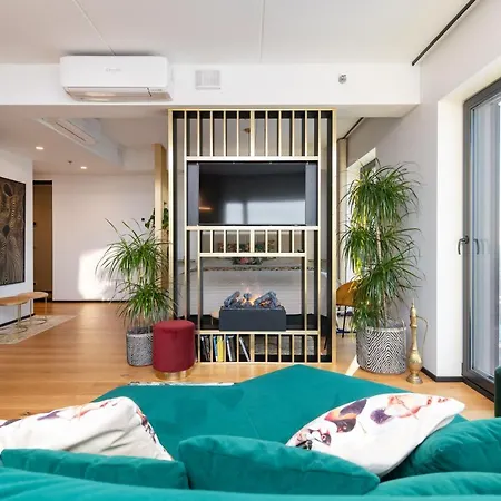 Luxury Sea View In A Skyscraper!